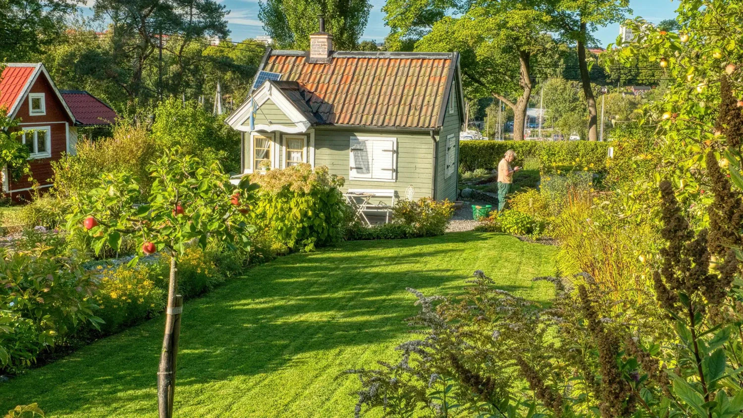 Kleines Haus in Garten