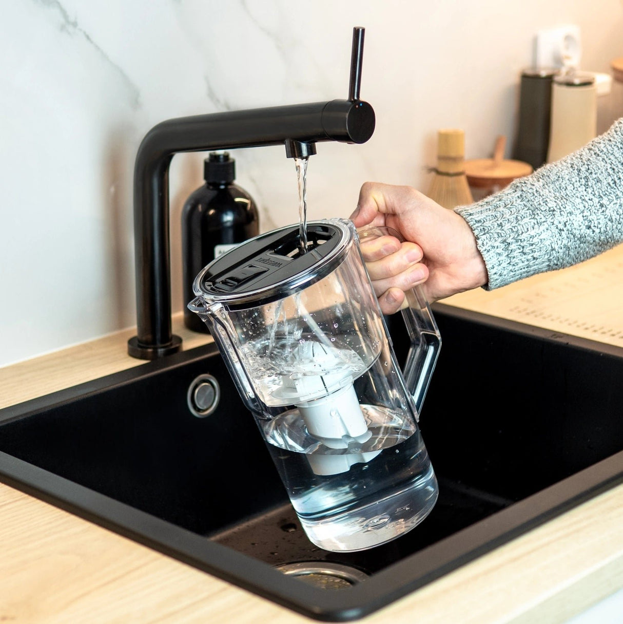 Wessper D1 Solid Future Flow Wasserfilterkanne 2,8 Liter mit AquaClassic versch. Farben – HaGa-Welt