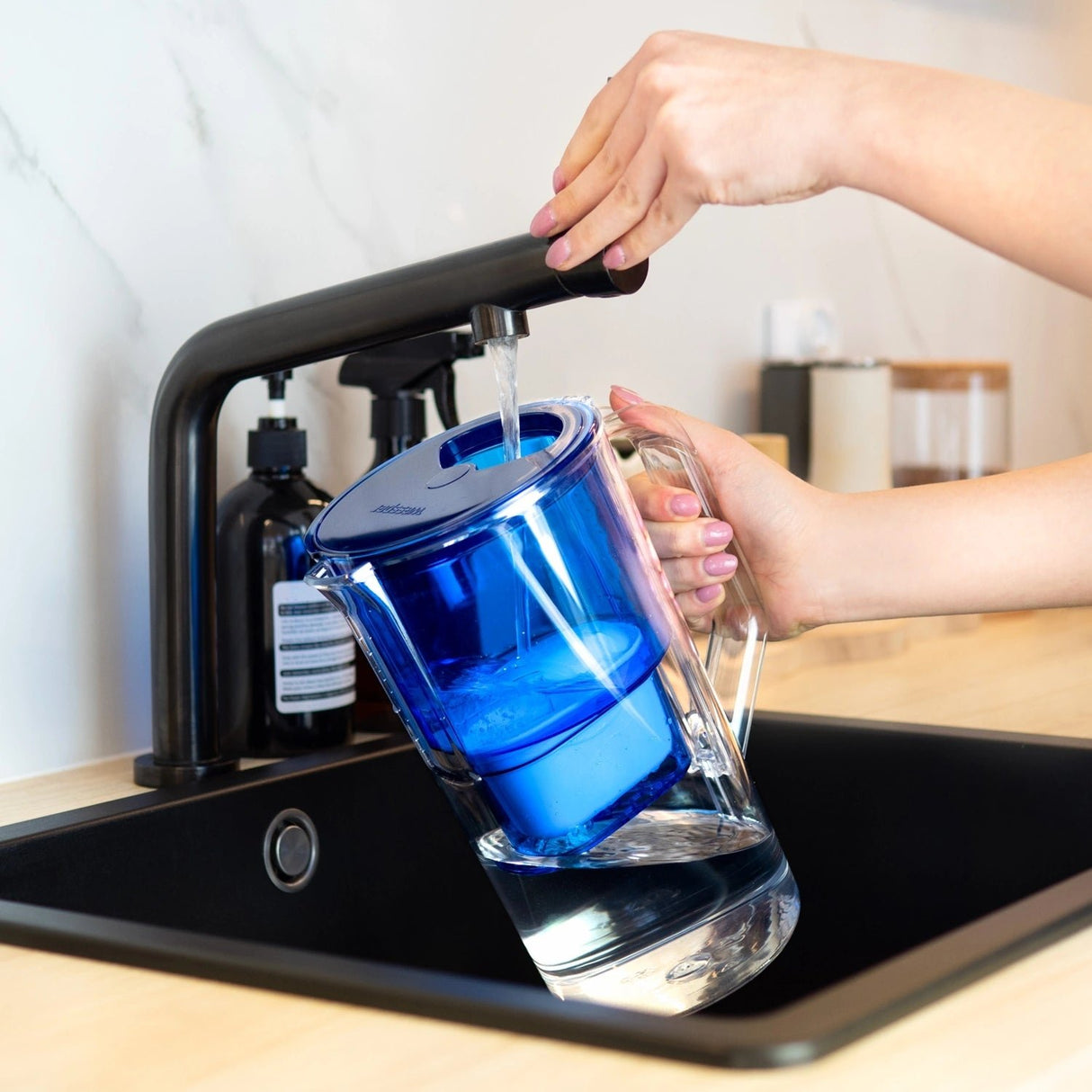 Wasserfilter D1 Solid 2,8 Liter mit AquaMax Filter versch. Farben – HaGa-Welt