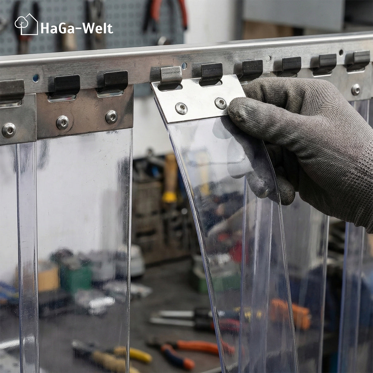 Plaque de montage de différentes longueurs pour stores à lamelles et rideaux à lanières en PVC