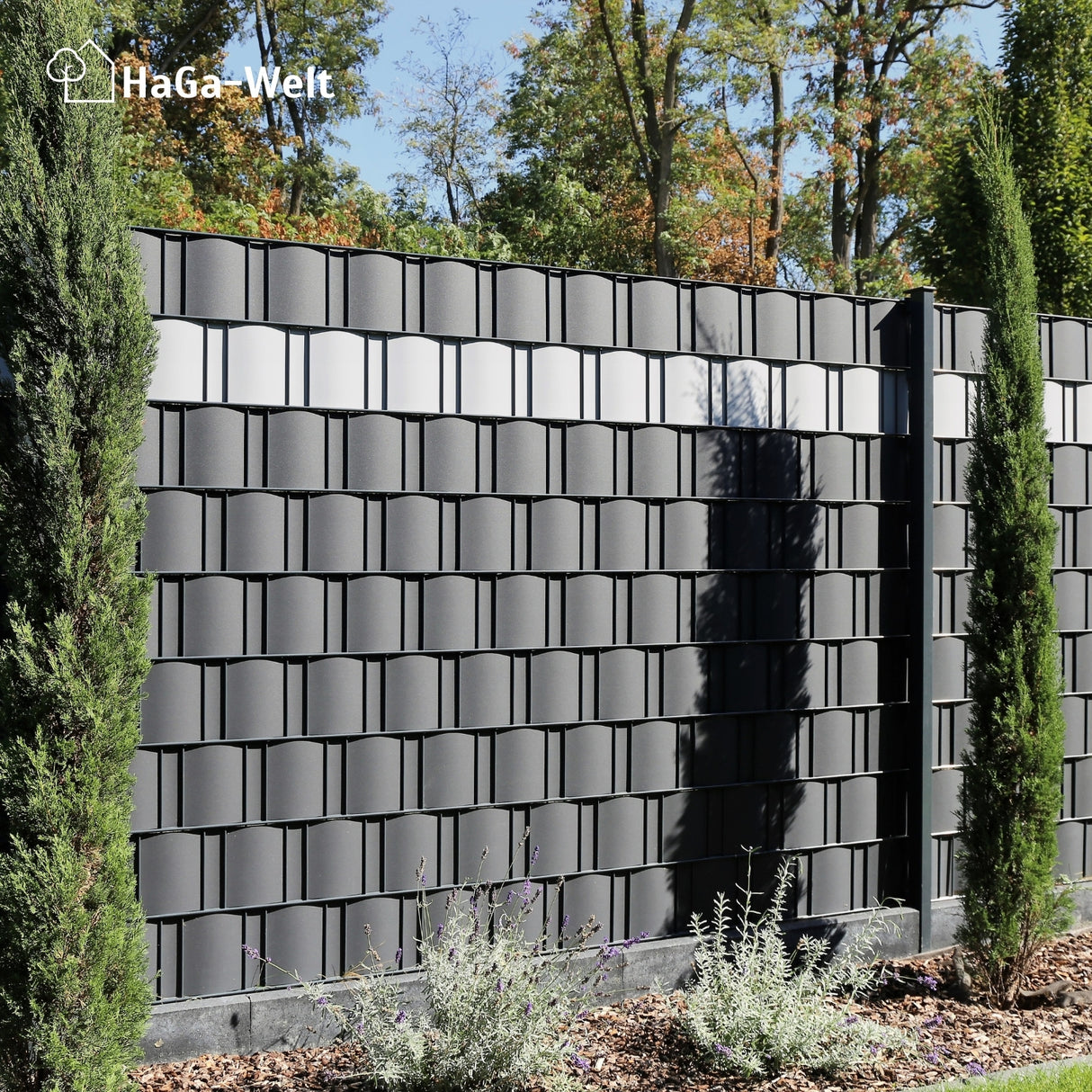 Privacy screen fence panel made of PE rattan